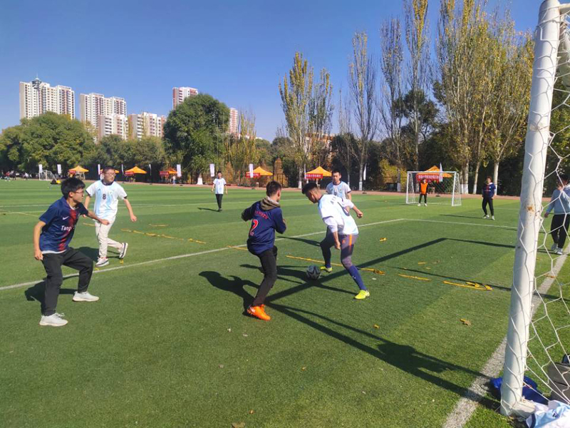 568819653da2408dbf4132f7905fb2d6.jpg 足球赛2.jpg